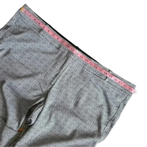 LANE BRYANT The Allie Black/Grey Print Stretch Pant 26R - Picture 3 of 7